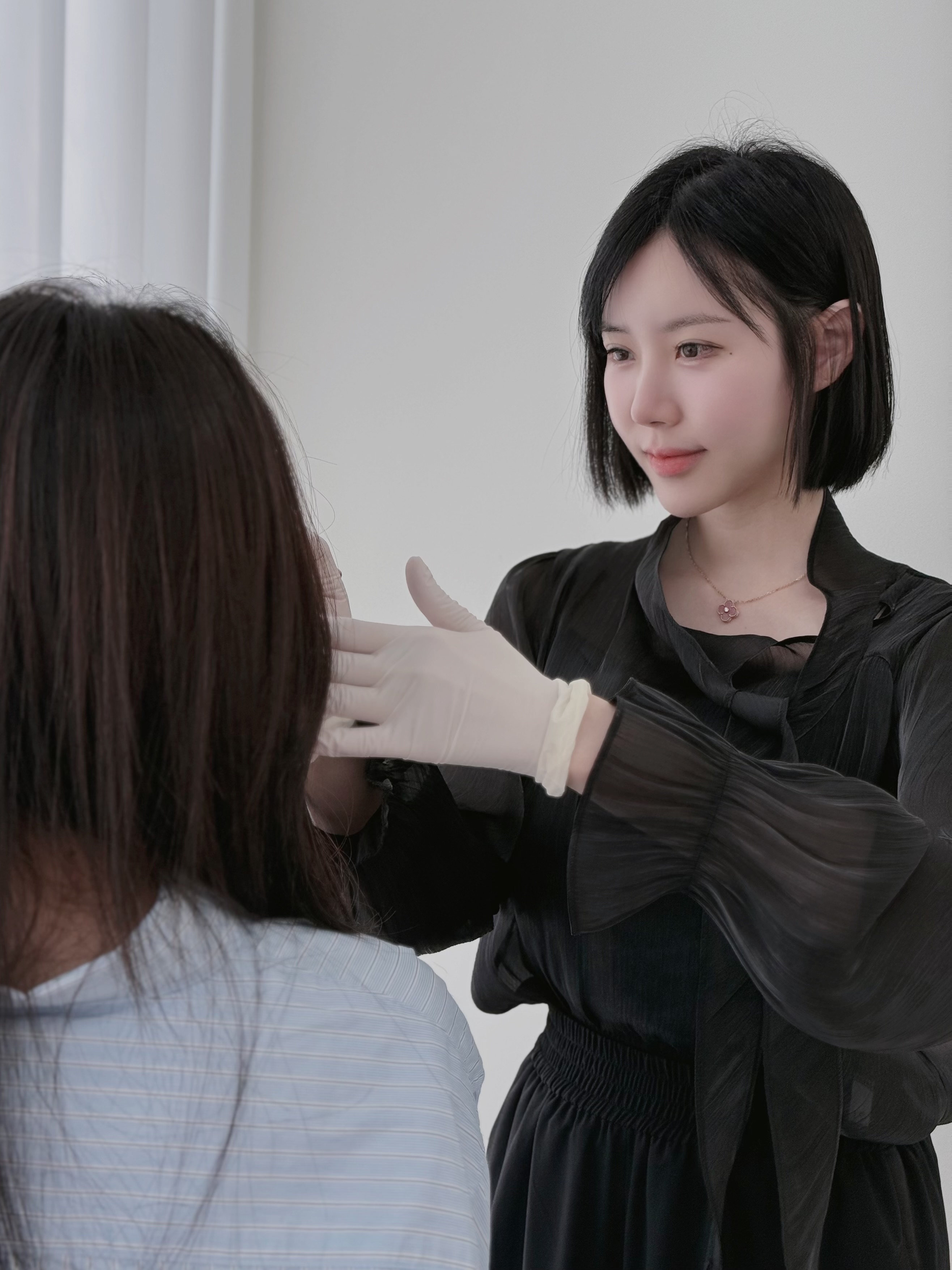 Sunha Kim consulting personally with a CLEO client